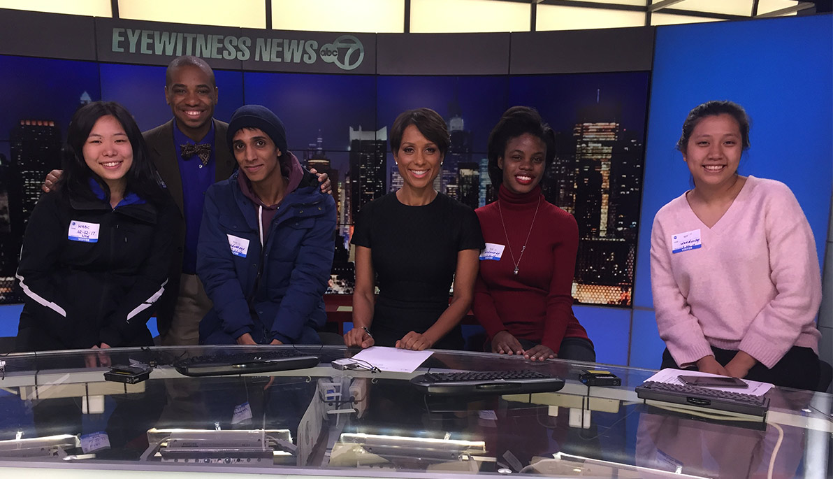 NYIT students, adjunct professor Jamel Vanderburg, and ABC7 Eyewitness News reporter Sade Baderinwa.