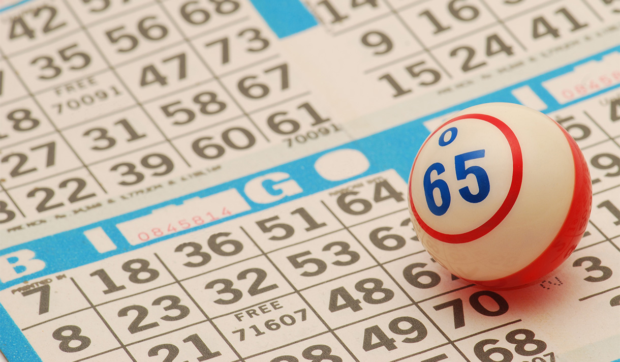 Bingo cards and bingo ball