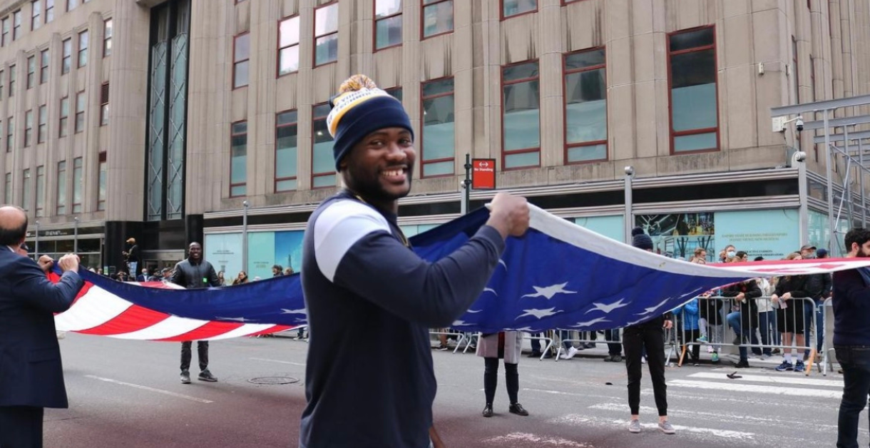 New York Tech student at the 2021 Veterans Day Parade