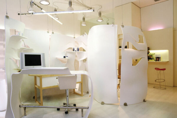 Customer Reception of Hair Salon in Verona, Italy