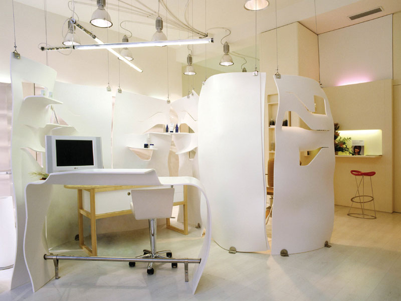 Customer Reception of Hair Salon in Verona, Italy