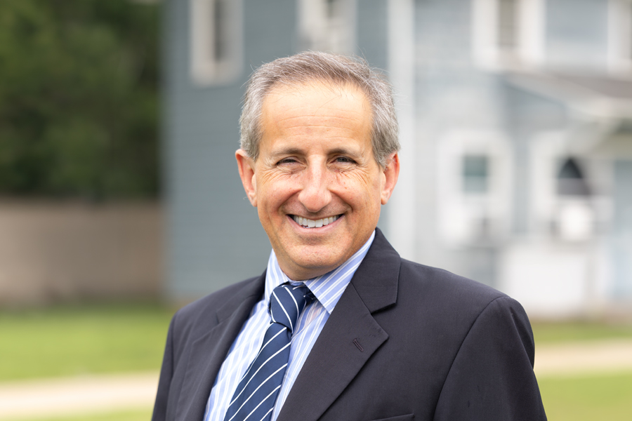 Portrait of Daniel Grassian