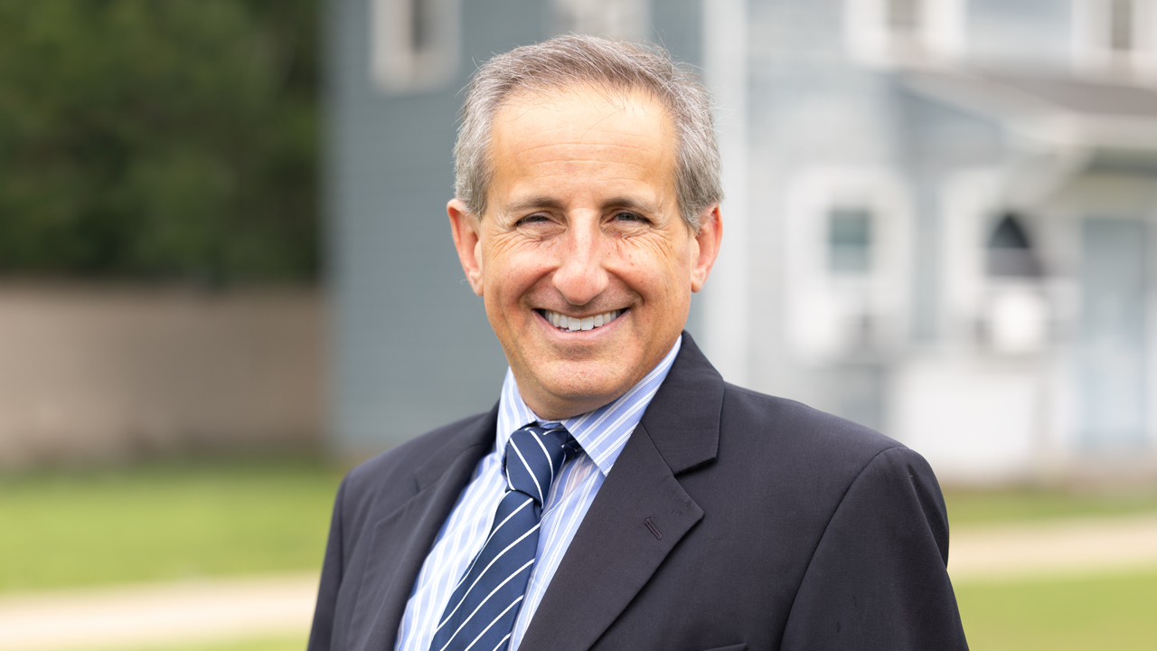 Portrait of Daniel Grassian