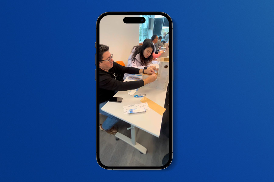Clara Feitoza Souza Video Preview on an iPhone